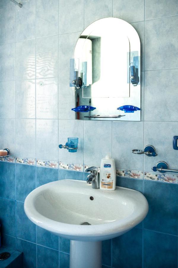 City Center Two Private Bedrooms Near Scanderbeg Square On Shared Apartment Тирана Экстерьер фото
