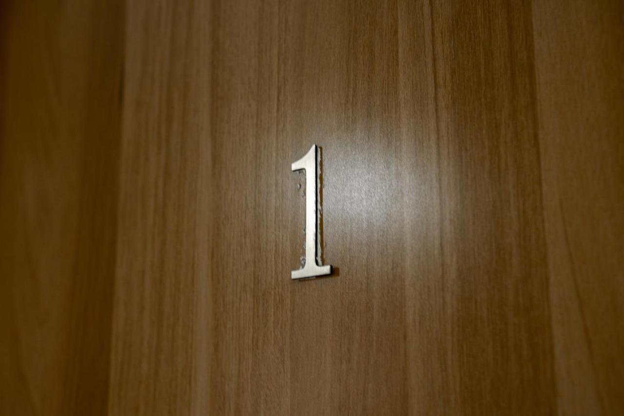 City Center Two Private Bedrooms Near Scanderbeg Square On Shared Apartment Тирана Экстерьер фото