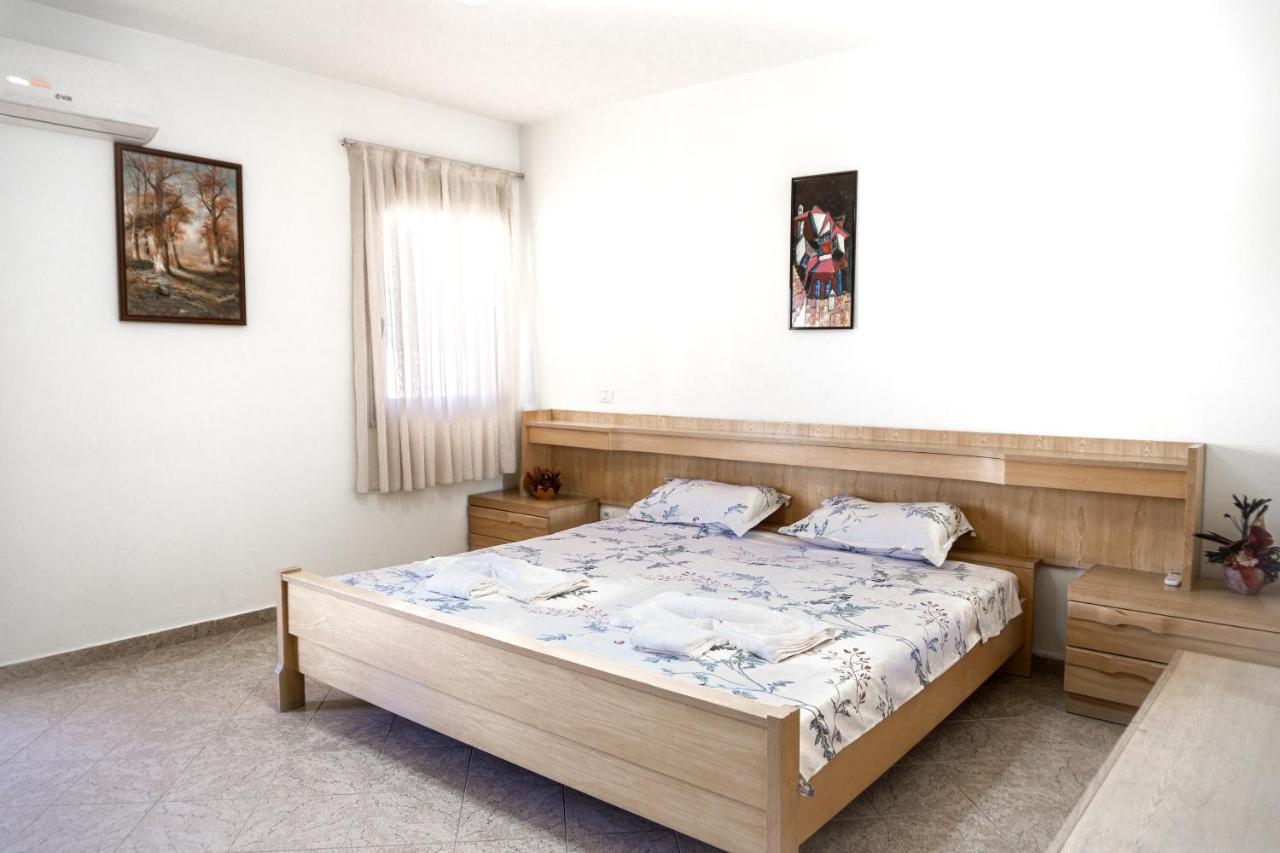 City Center Two Private Bedrooms Near Scanderbeg Square On Shared Apartment Тирана Экстерьер фото