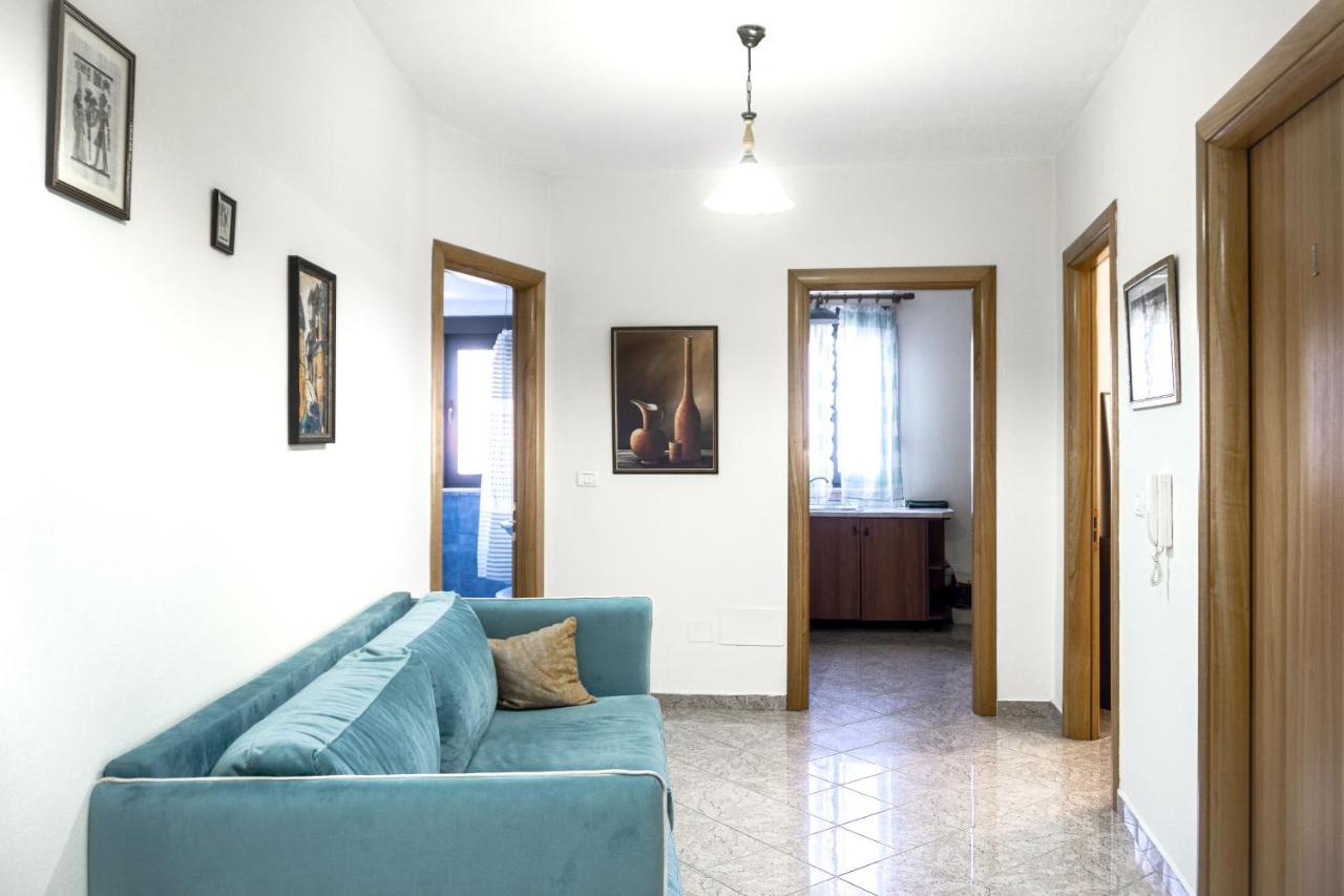 City Center Two Private Bedrooms Near Scanderbeg Square On Shared Apartment Тирана Экстерьер фото