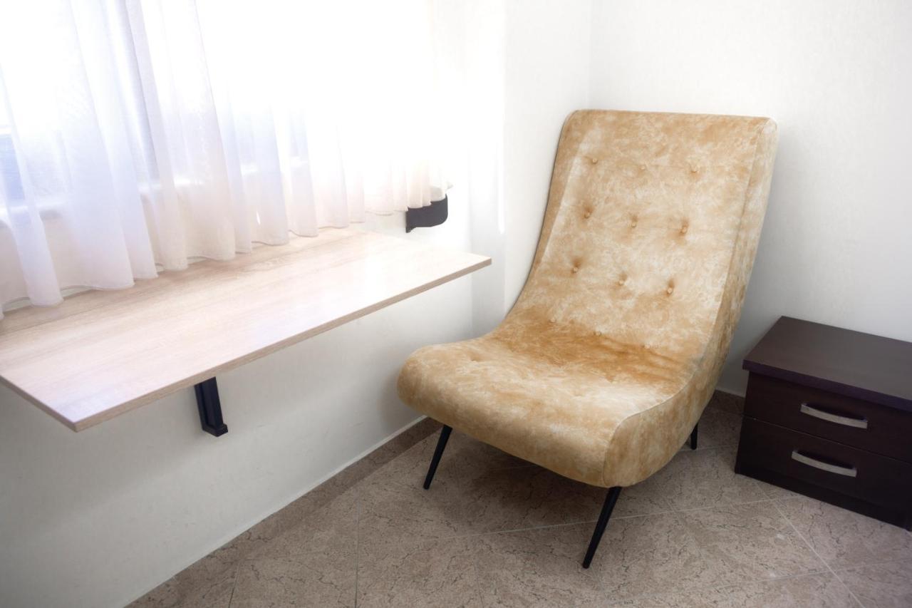 City Center Two Private Bedrooms Near Scanderbeg Square On Shared Apartment Тирана Экстерьер фото