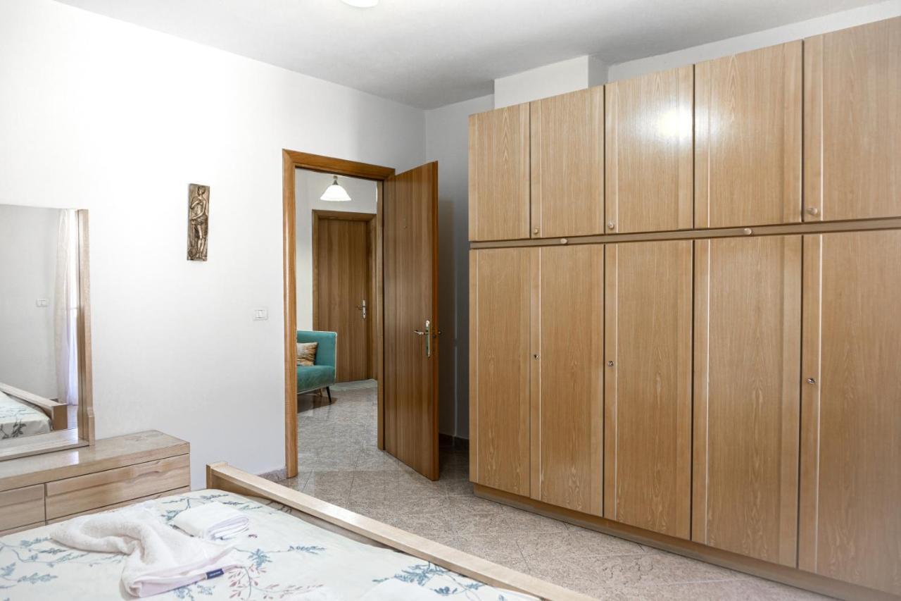 City Center Two Private Bedrooms Near Scanderbeg Square On Shared Apartment Тирана Экстерьер фото
