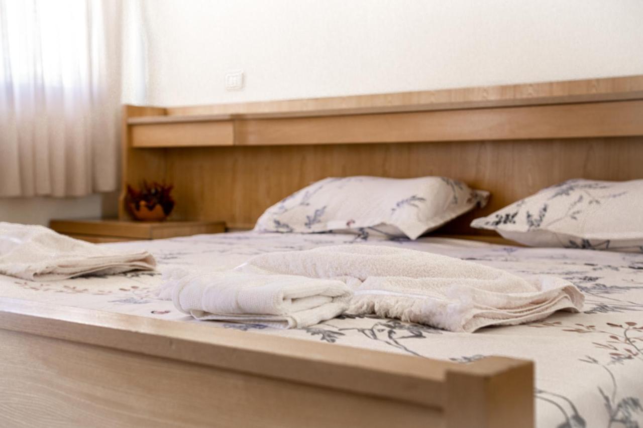 City Center Two Private Bedrooms Near Scanderbeg Square On Shared Apartment Тирана Экстерьер фото