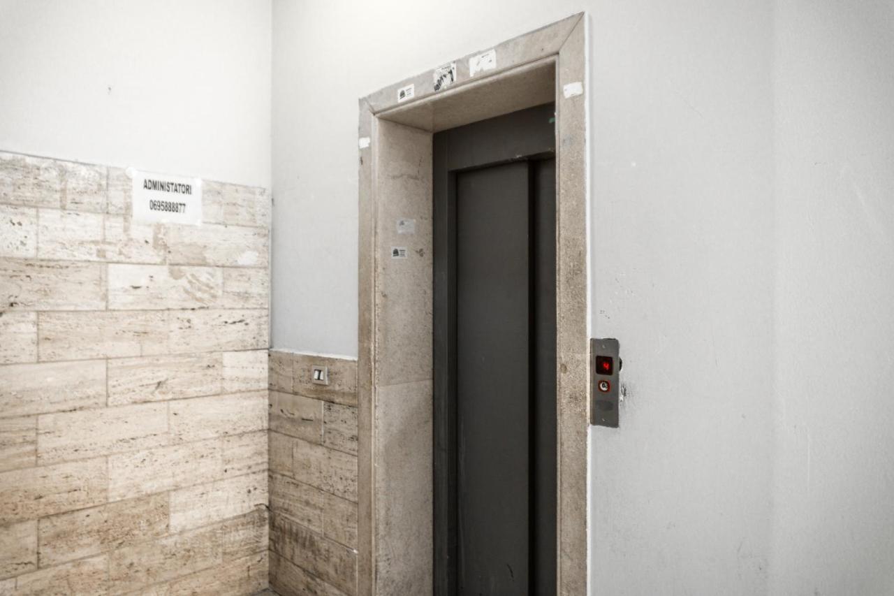 City Center Two Private Bedrooms Near Scanderbeg Square On Shared Apartment Тирана Экстерьер фото