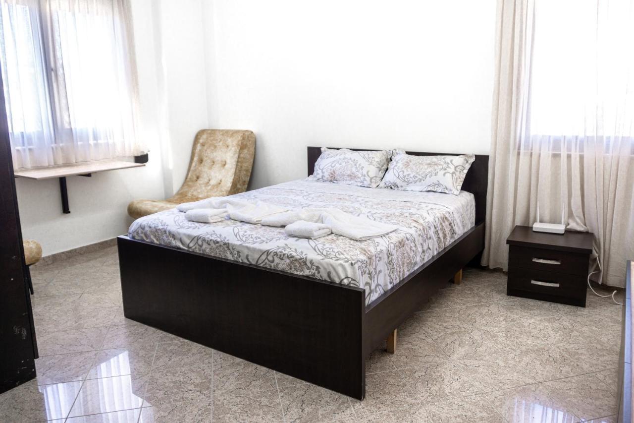 City Center Two Private Bedrooms Near Scanderbeg Square On Shared Apartment Тирана Экстерьер фото
